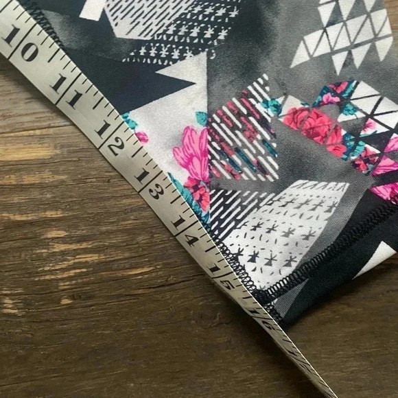 Material Girl Active Leggings NWT small Rose Print Black Mesh - Picture 5 of 5